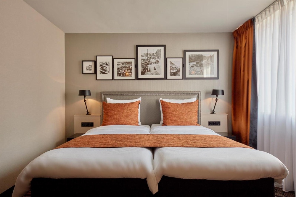 Carlton Square Hotel Main image