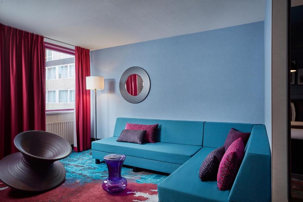 Carlton Square Hotel