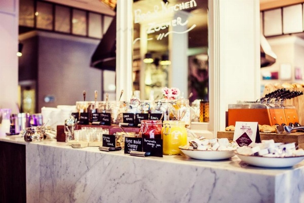 Carlton Square Hotel image 17